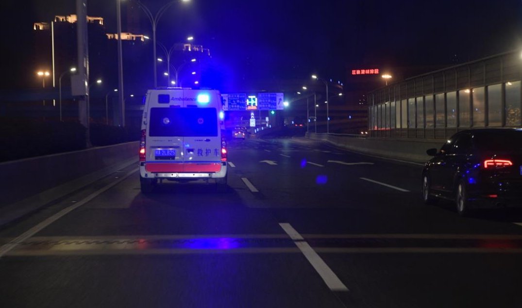 东莞一男子公交车上行凶致2死3伤，该名男子的作案动机是什么？