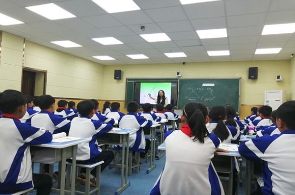 卒岁穷年的生肖是什么