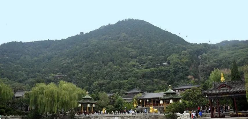 骊山和泰山哪个高？