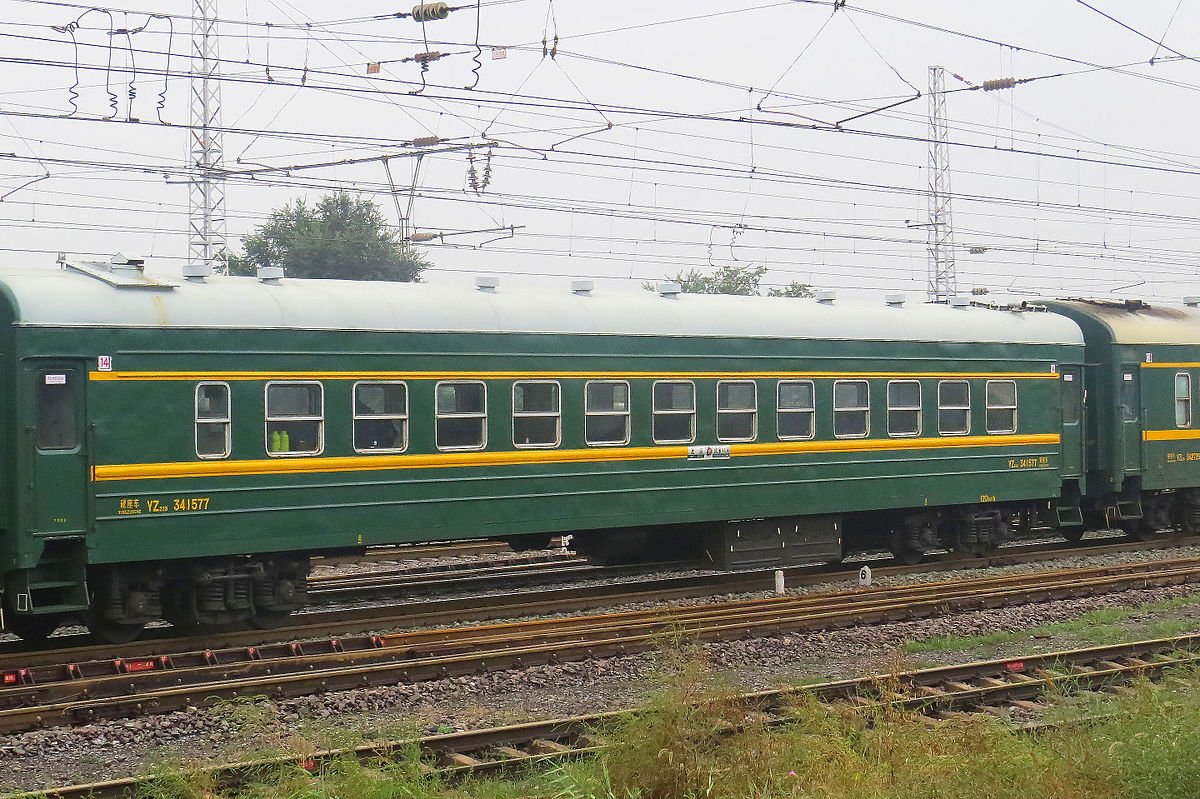 兰新线一列车与施工人员相撞9人遇难，造成此次事故的原因是什么？