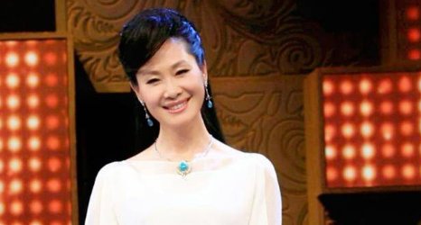 于文华前夫是谁？为什么离婚？