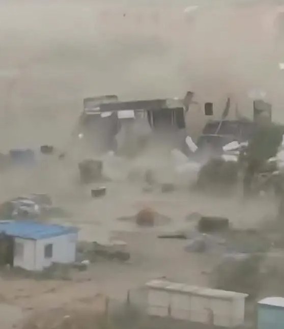 呼和浩特遭遇极端天气,大风掀飞活动板房,此次恶劣天气是如何形成的?