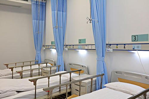 患者康复后霸占病房6年，怎样看待他的行为？