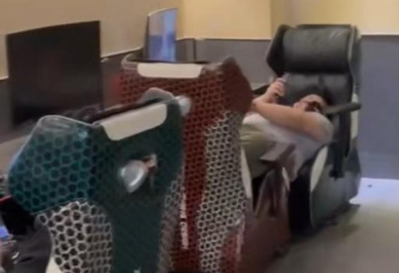 广州32人因疫情滞留网吧9天，网吧老板的做法为何会令人感动？