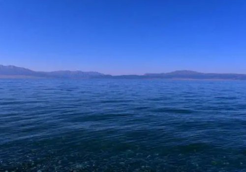 一年级蓝蓝的什么填空是什么？