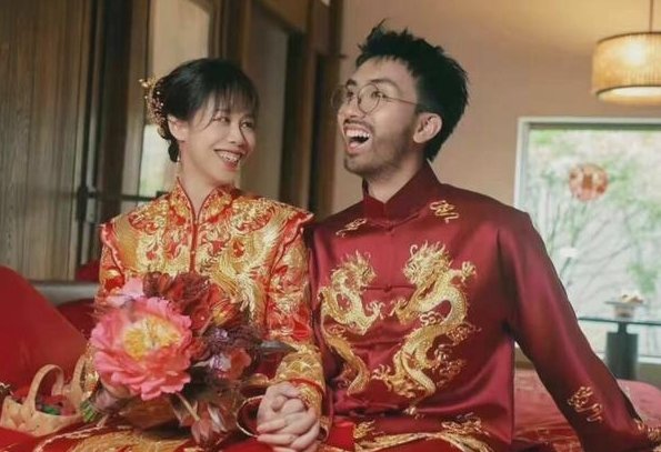 UP主“老坛胡说”结婚，新娘是B站副总裁，他们之间是如何相识的？