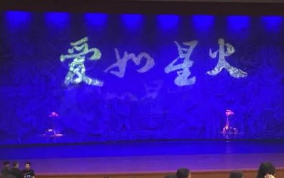 你一点一点慢慢的靠近我的歌名是什么