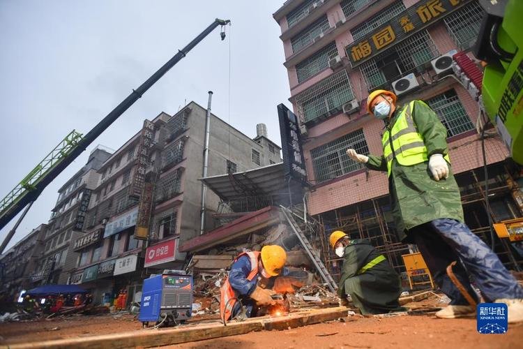 长沙倒塌事故5人获救，房主被控制，倒塌房子存在哪些问题？