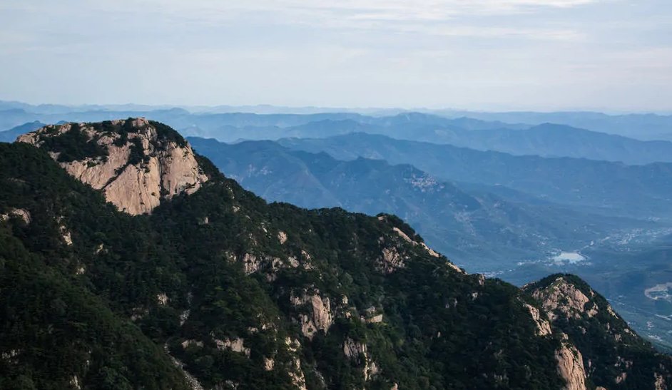 骊山和泰山哪个高？
