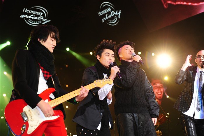 太阳雨乐团的新闻事件