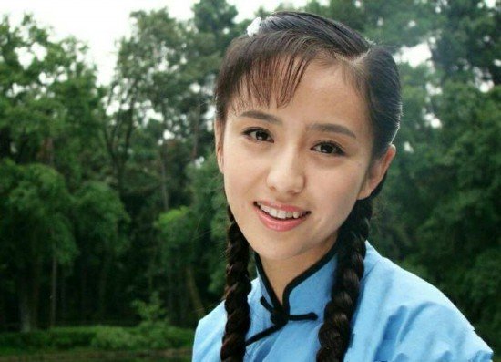 佟丽娅被俞灏明深夜投喂，两者的关系如何？