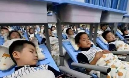 羡慕！南京一小学学生躺着午休，对孩子生长发育有哪些好处？