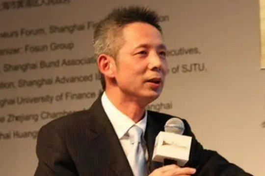 蒋昌建为什么白头发