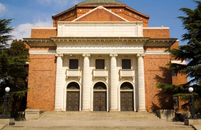 目前清华大学各校门开放时间与通行规则是怎样的？