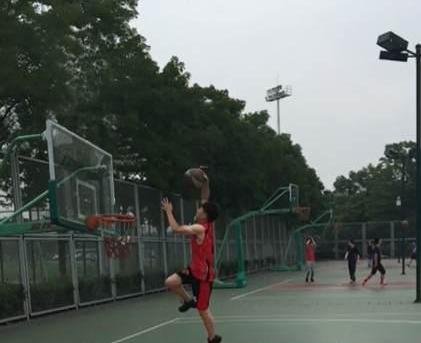 请大神把我P得更帅气一点 看PS大神怎么恶搞你