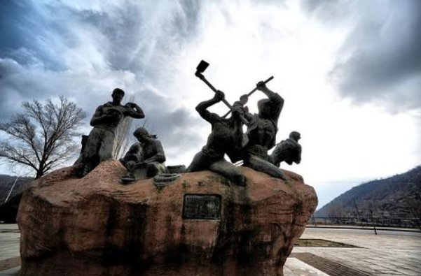 南泥湾开荒是指什么运动？