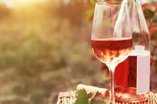 澳葡萄酒管理局：澳葡萄酒对华出口暴跌92％，中国葡萄酒市场怎么样？