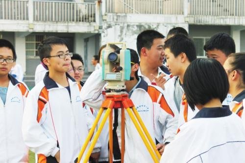 双减后素质类培训企业暴增近一倍，造成此现象的原因是什么？