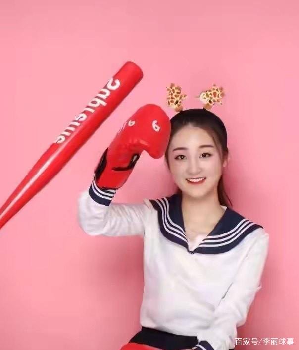 大衣哥儿媳旗袍写真曝光,与结婚照比起来究竟哪一个更美?