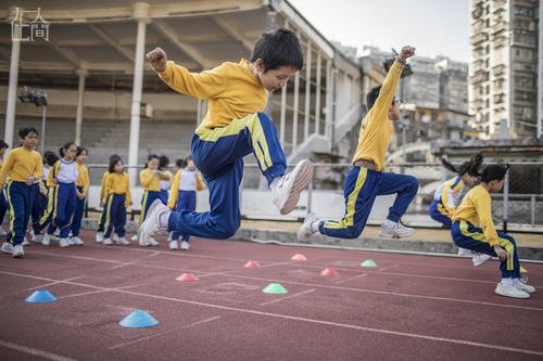 上海一初中为何会开11门体育课？