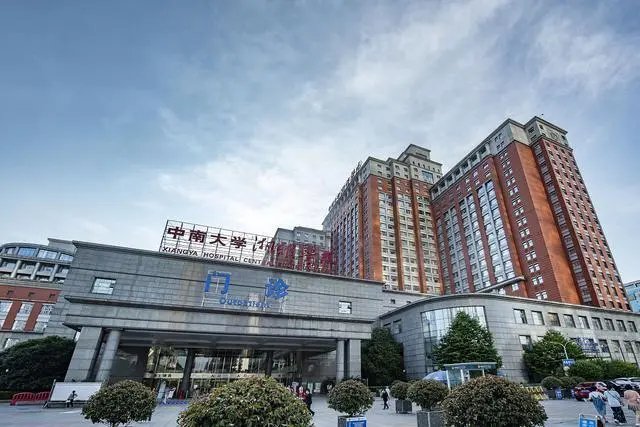 湘雅被免医生早被举报却一路升职，一个“坏医生”会带崩整个“湘雅系”吗？