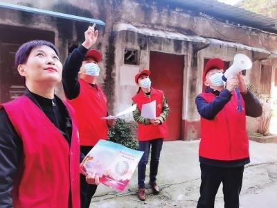 上联：福星永照平安宅下联：好景常临康乐家