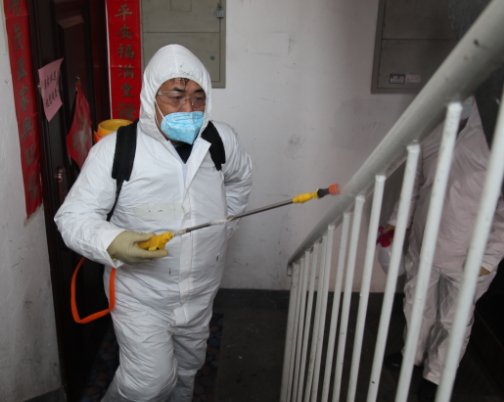 西安隔离未果全部确诊一家六口已得到救治，各地该怎样人性化防控？