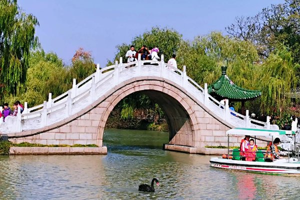 杜牧的诗作二十四桥明月夜二十四桥是如今扬州著名景点