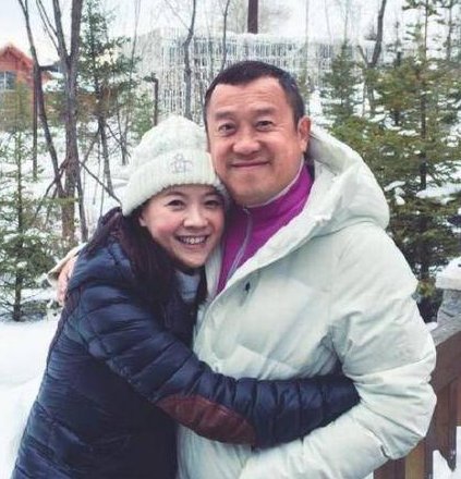 曾宝仪自曝两年多没见曾志伟，父女两的感情如何？