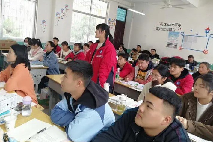 高考语文作文都有哪些题目呢？