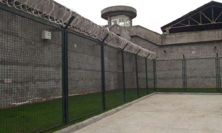 宜宾一女子被25岁儿子杀害藏尸家中，最终是如何被警方发现的？