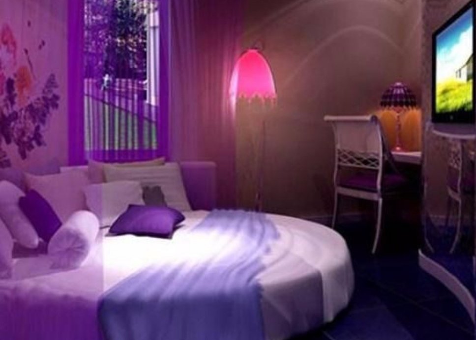 青岛一女子强行入住酒店又要全额退款，此女子为何这么做？