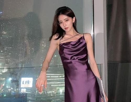 项思醒高中毕业合影曝光，遭到了网友怎样的吐槽？