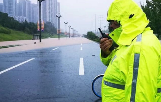 成都龙泉积水严重,暴雨天气出门应该注意什么?