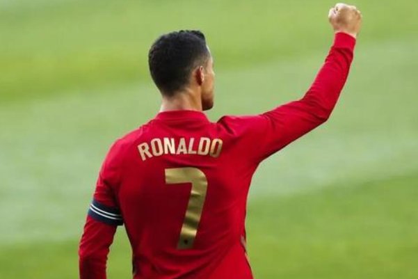 c罗代表哪个国家参加世界杯