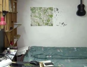 长沙男子蜗居出租屋21年复原《红楼梦》，你如何看待此男子的行为？