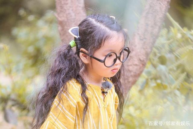 童星阿拉蕾:4岁出道,年赚百万养活弟弟,现状如何呢?