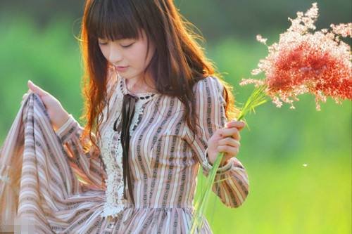 为何女子易伤春，男子易悲秋？