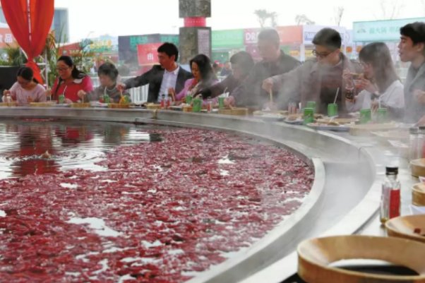 第一大火锅56人同时开吃，这样不会传染疾病吗？