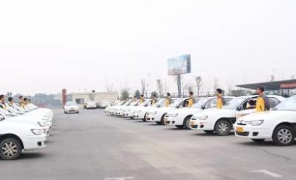 一男子为获得驾照考192次仍未通过,为何驾照考试对某些人来说很难?