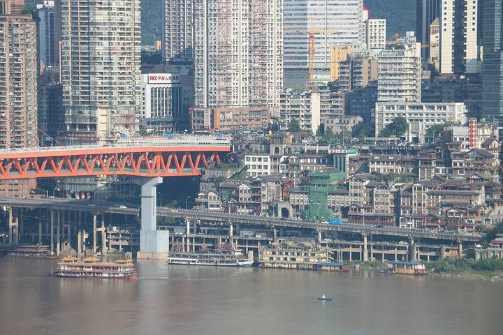 近日重庆洪崖洞附近商业街被淹，现场具体有多严重？