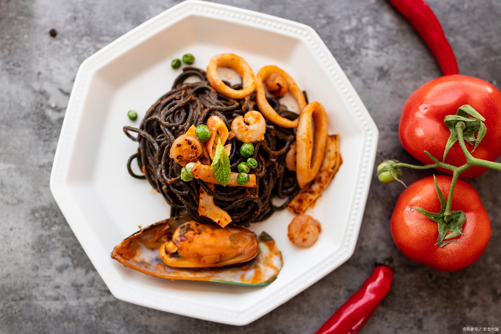 上海女子晒冰箱，花6分钟数完物资，你平时会有囤食物的习惯吗？