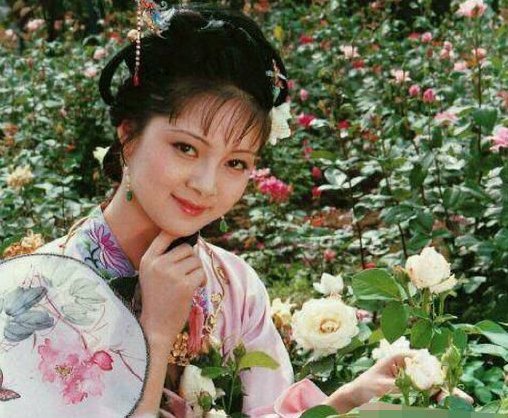 《红楼梦》中薛宝钗是鬼吗