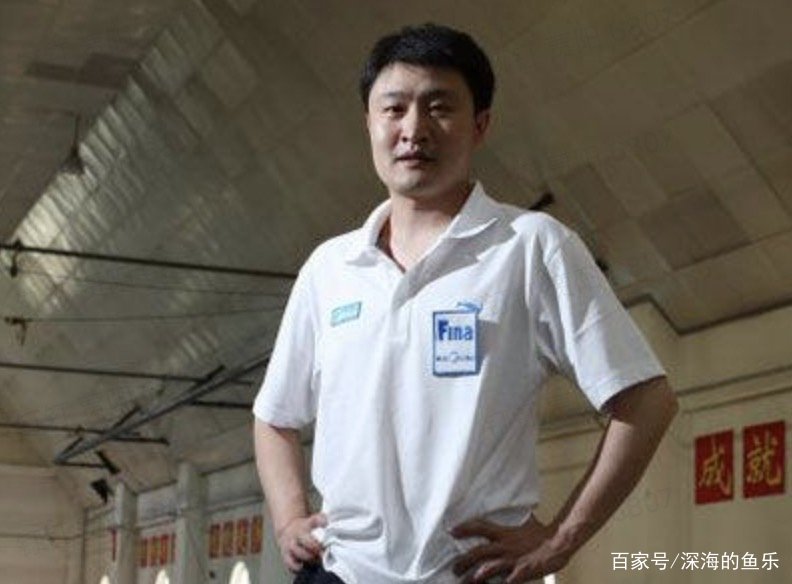 他是郭晶晶的初恋，女儿四个月大的时候意外身亡，妻子至今未嫁，他是谁？？