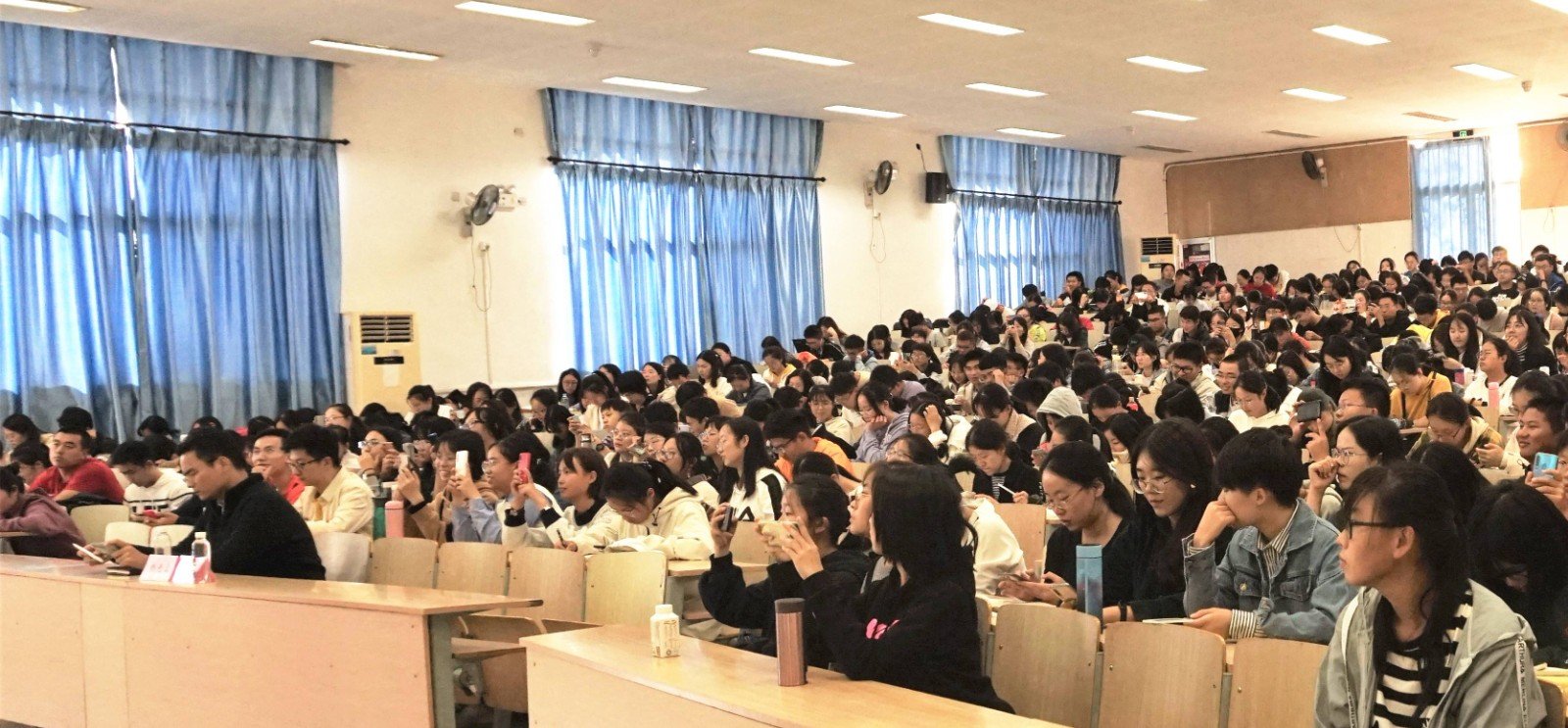 “躺平”网络流行语指什么？