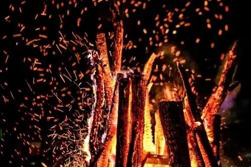 炉火照天地全诗注解