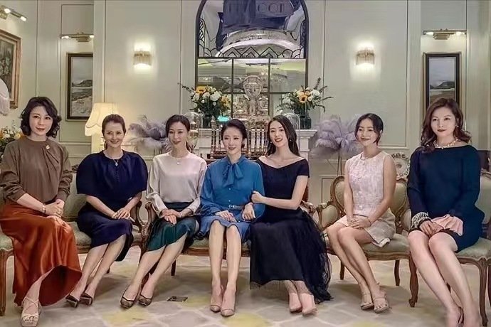 《三十而已》里，那些富太太为什么要一起喝下午茶？