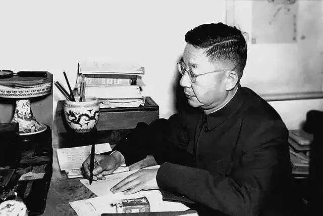 老舍为什么要跳河？