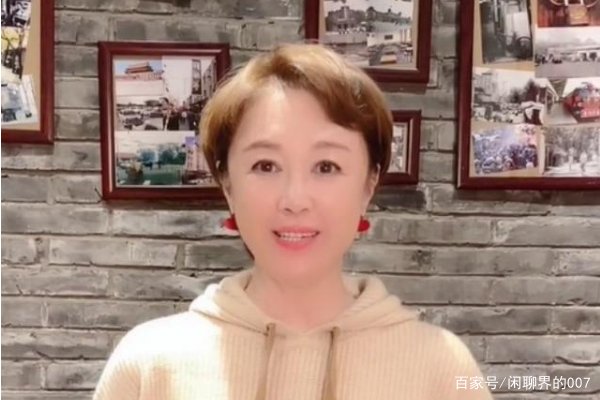 57岁傅艺伟晒千万豪宅，因丑闻前途尽毁，改名付艺伟是想复出吗？