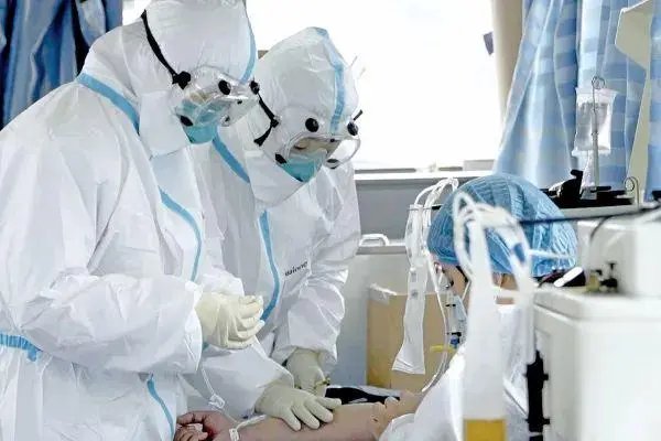 明令下上海仍有企业拒绝阳性康复者，专家对这一现象是如何解答的？